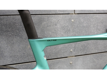 Bianchi Oltre COMP Ultegra Di2 12sp +Reparto Corse Celeste/Black - full glossy 57cm 2026